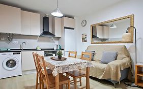 Beautiful Apartment In Las Ramblas Barcelona 6Pax